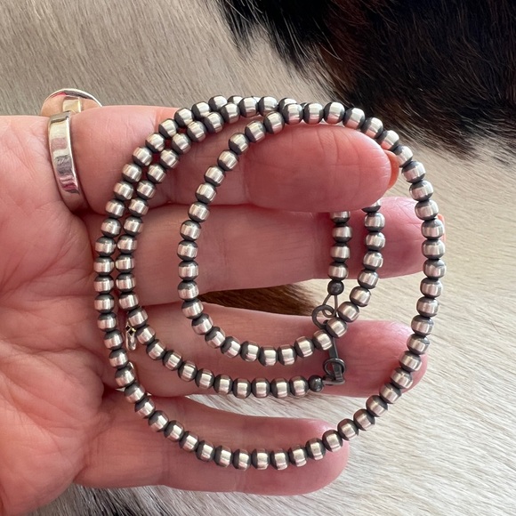 ❤️ 20” 4mm Desert Pearls / Beads Navajo Sterling Silver Necklace USA 11Gm Unisex - Picture 7 of 9
